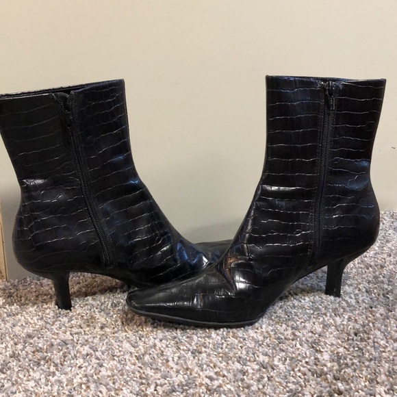 Nine West black leather booties - Picture 3 of 8